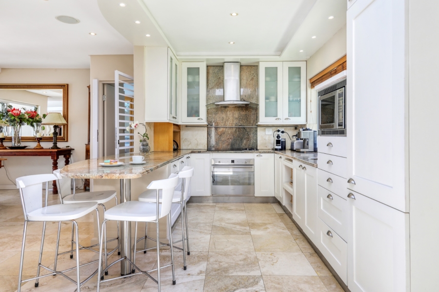 To Let 4 Bedroom Property for Rent in Bakoven Western Cape
